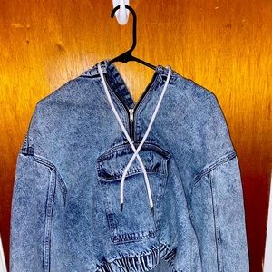 Cropped denim jacket